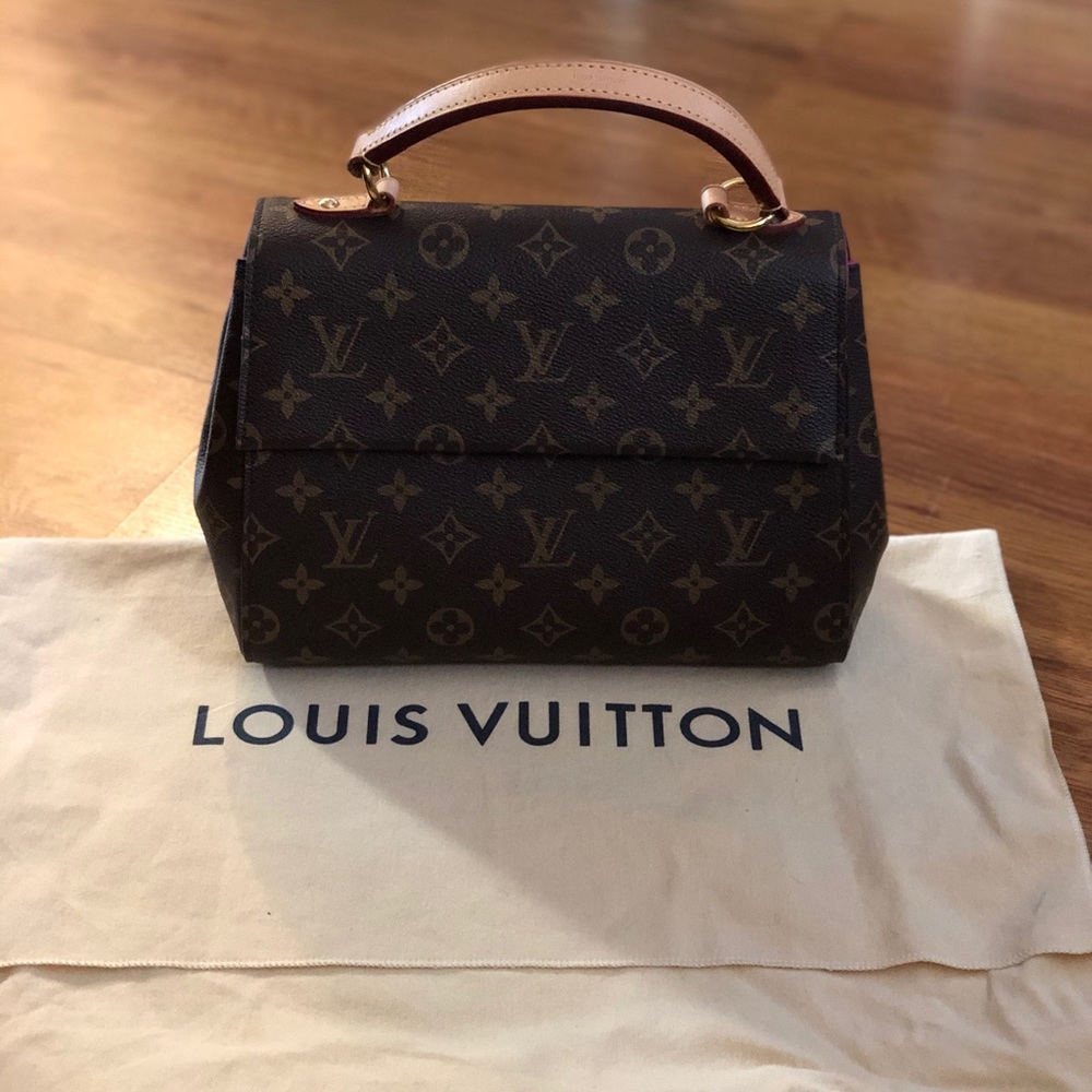 Selling my Louis Vuitton Cluny BB
